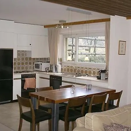 Sleeps 6 Wifi Apartment *